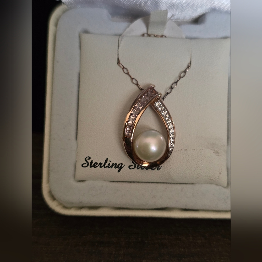 Kohl's Rose Gold and Silver Teardrop Freshwater Pearl Necklace